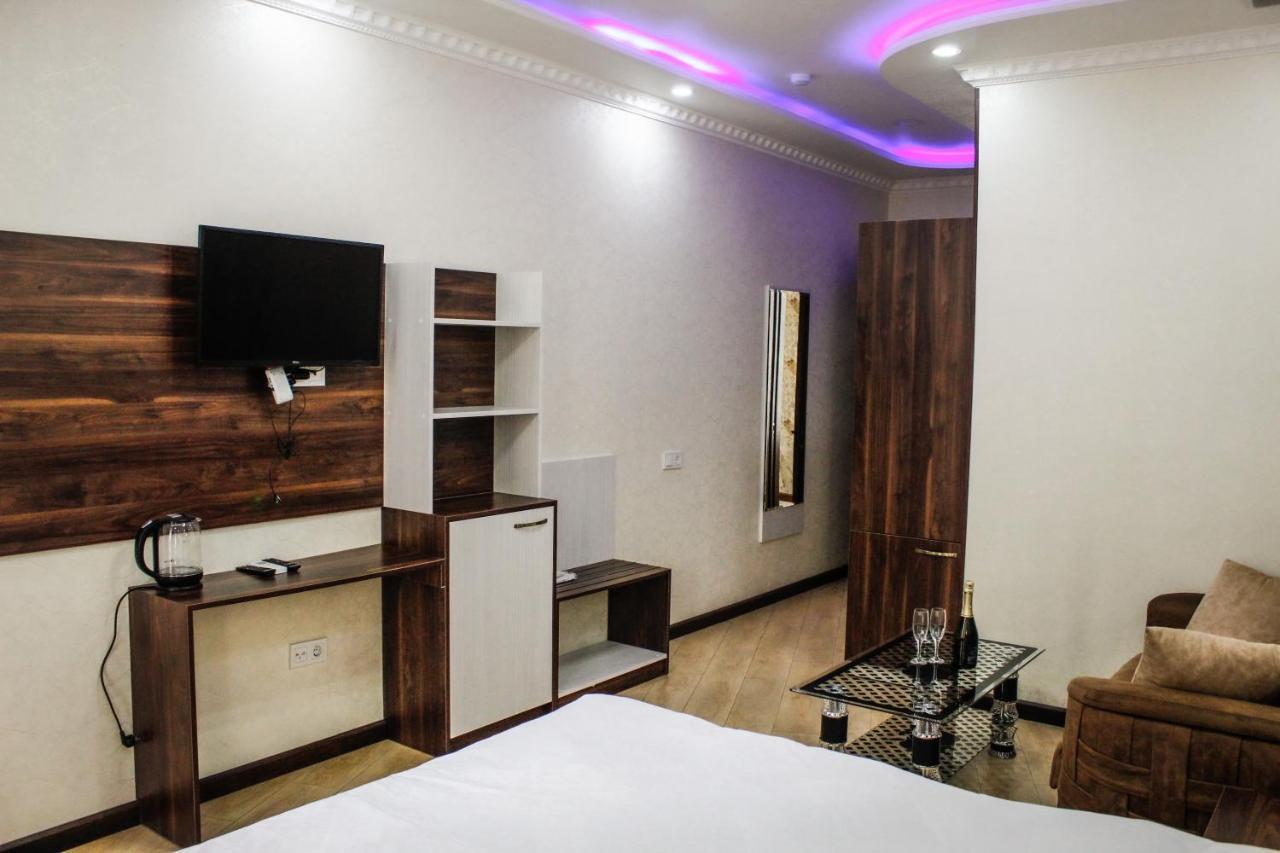 Emeg Hotel And Restaurant Batoumi Extérieur photo