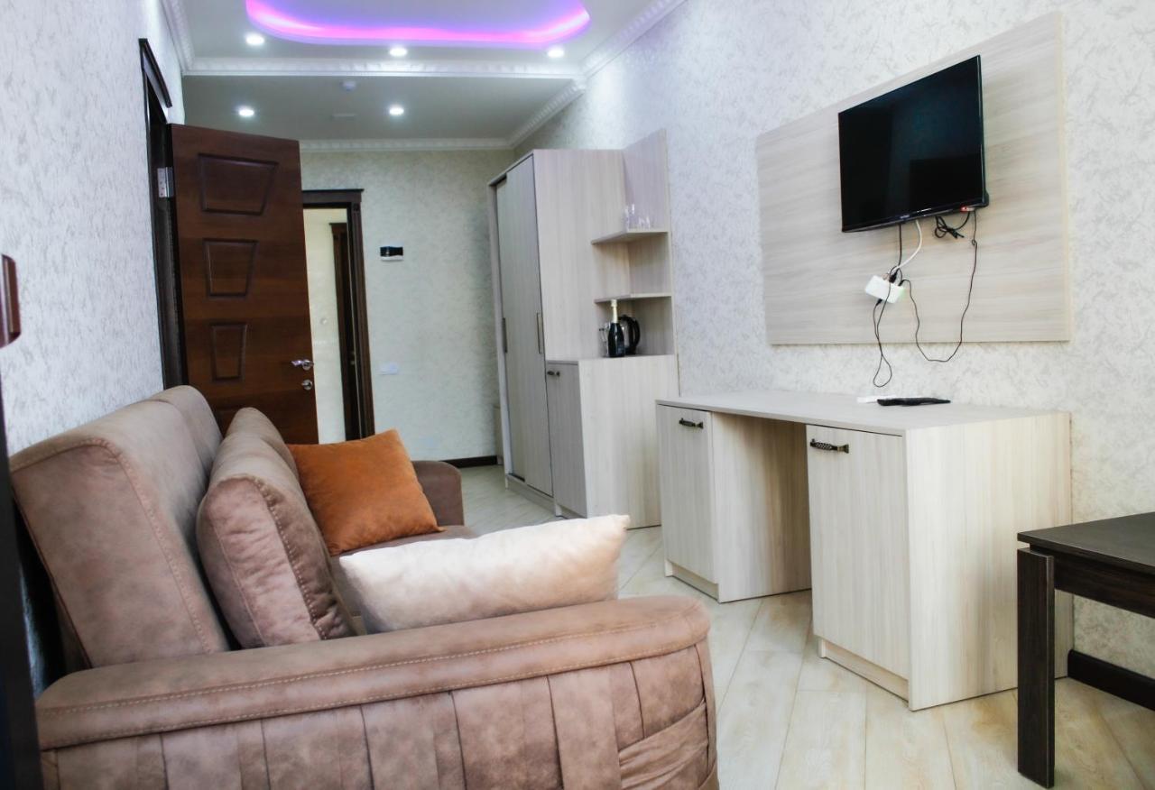 Emeg Hotel And Restaurant Batoumi Extérieur photo