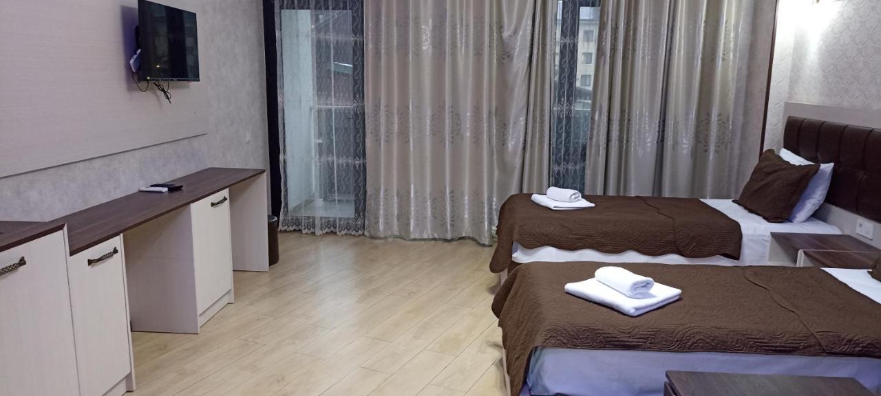 Emeg Hotel And Restaurant Batoumi Extérieur photo